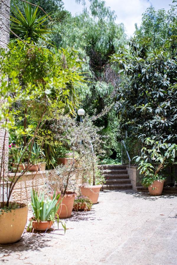 Spacious By The Orient Hotel - 4 Bdr Apartment Jerusalem Exteriör bild